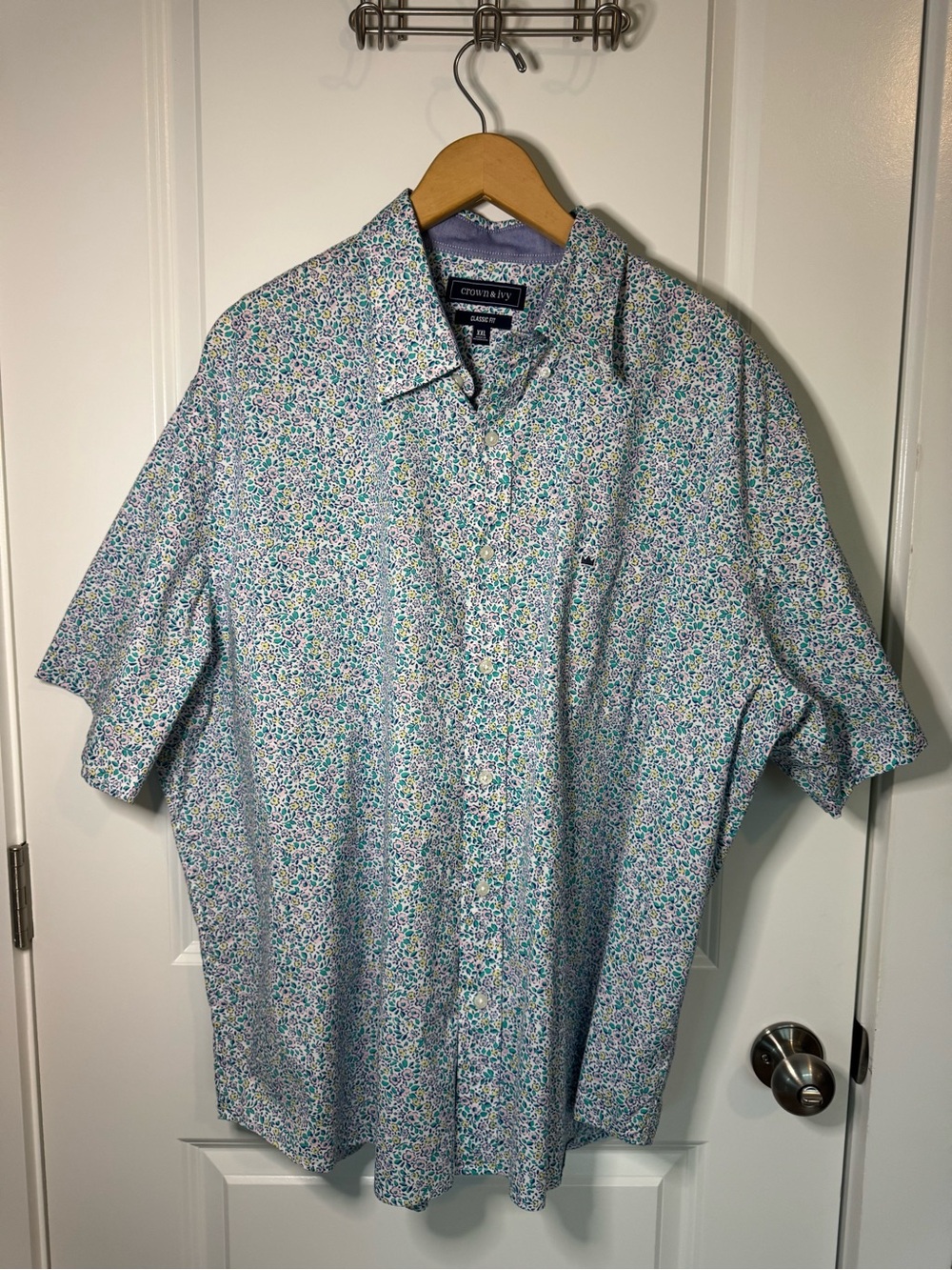 Crown & Ivy Short Sleeve Floral Button-Down Shirt - Light Blue Multi